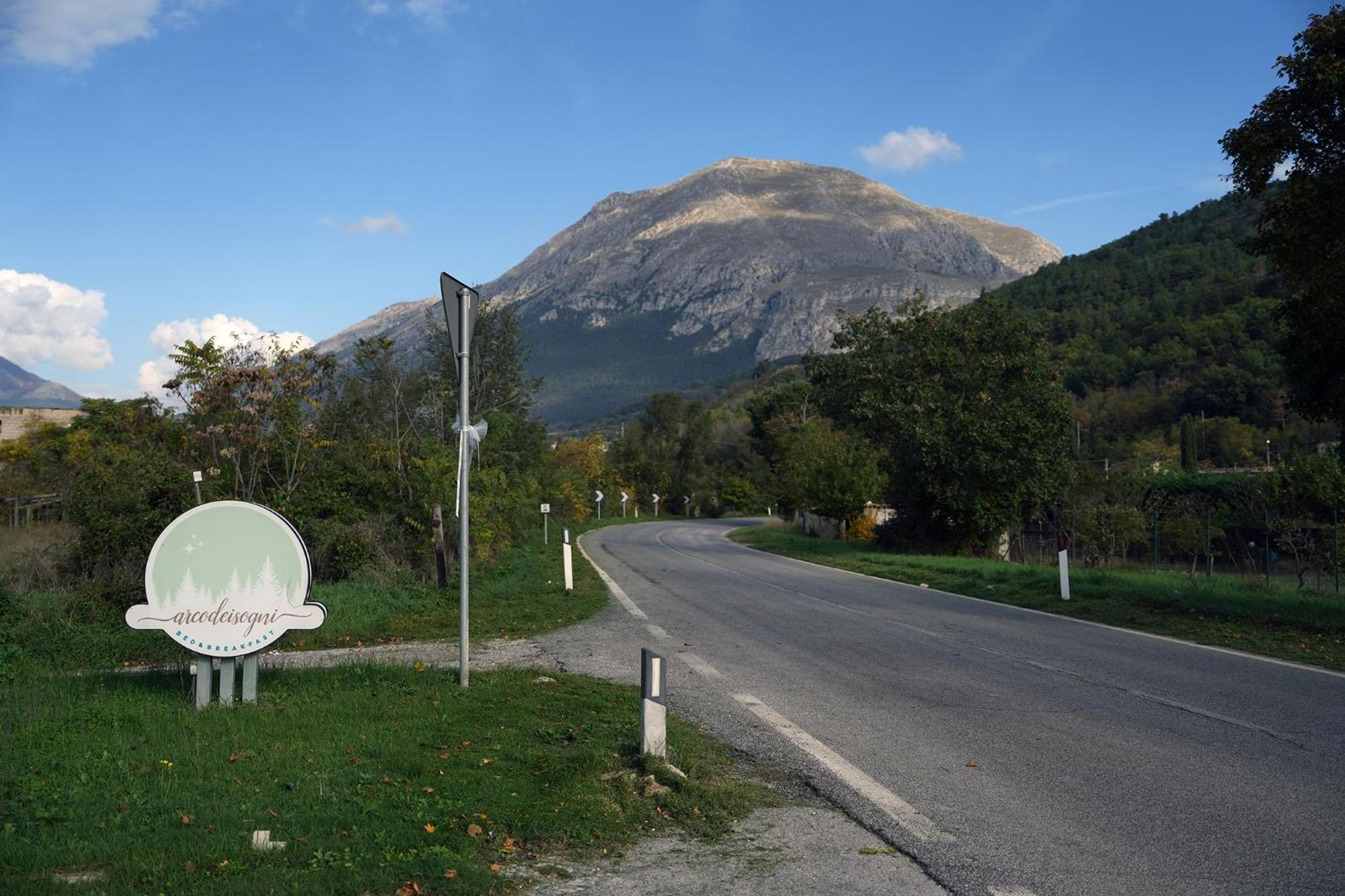 B&B Arco Dei Sogni Селано Экстерьер фото
